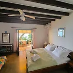 Διαμέρισμα Beachfront Romantica Place Ground Floor *