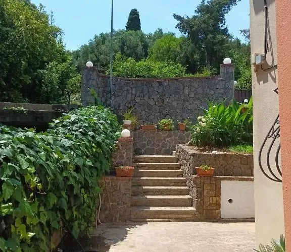 Apartment Beachfront Romantica Place Ground Floor *