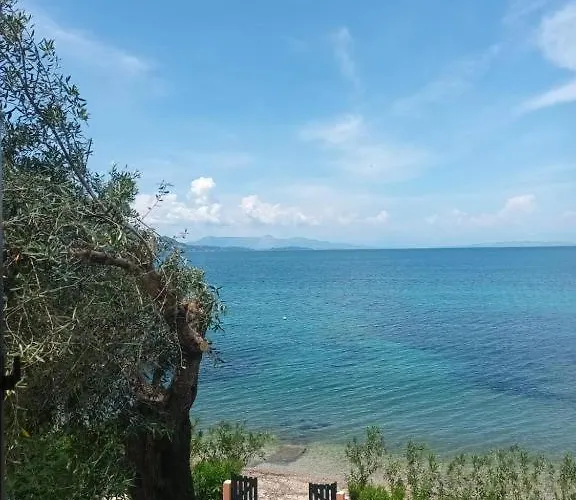 Beachfront Romantica Place Ground Floor