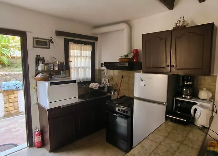 Beachfront Romantica Place Ground Floor Apartment